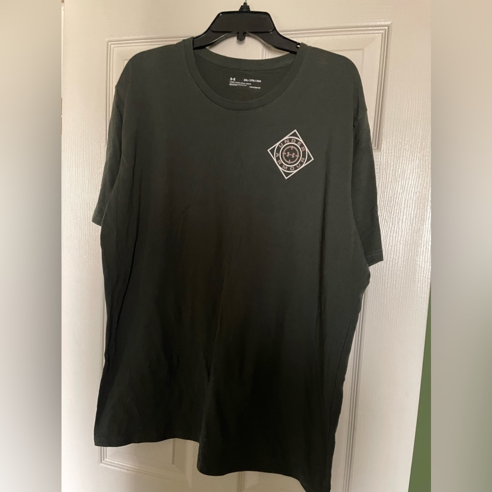 Men’s XXL Under Armour tshirt